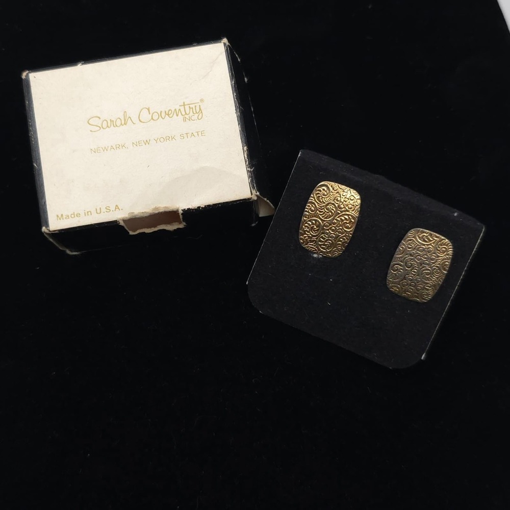Sarah Coventry Vintage Earrings Antiqueโ Paisley Rectangle Made in USA Newark NY